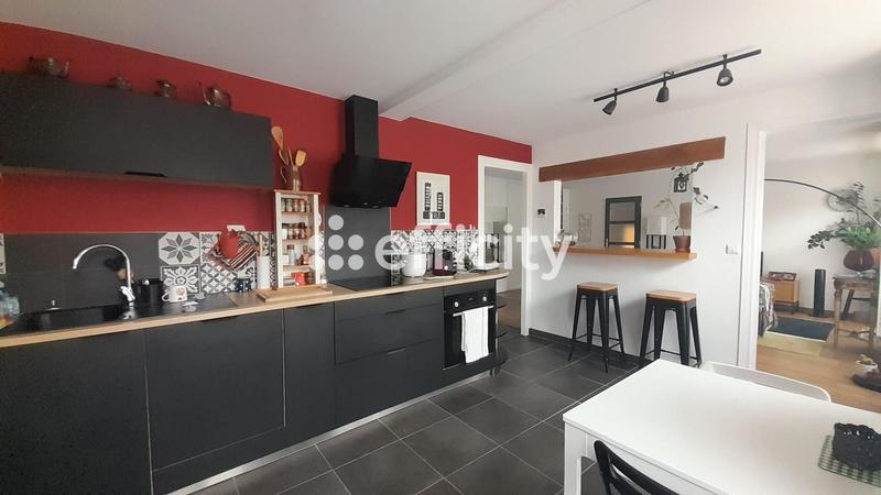 Appartement - 99 m² - 4 pièces