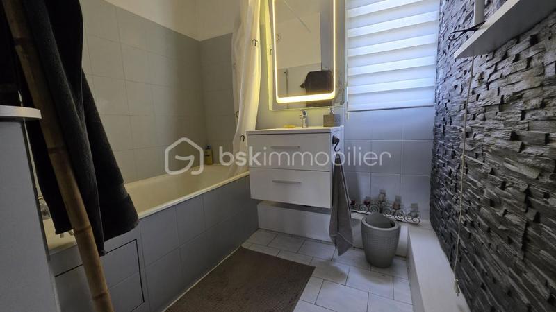 Appartement - 75 m² - 3 pièces