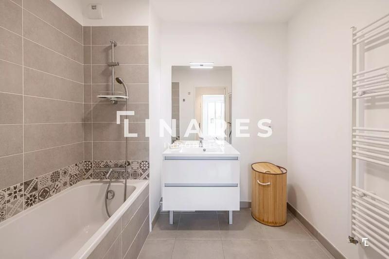 Appartement - 80 m² - 4 pièces