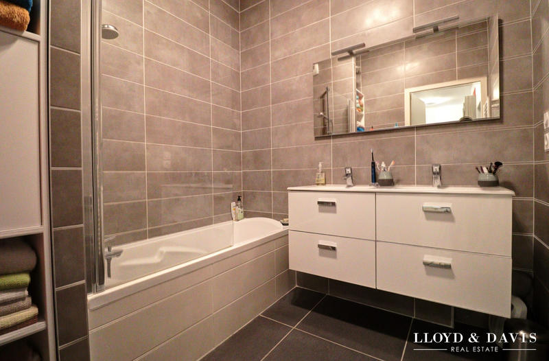 Appartement - 107 m² - 6 pièces