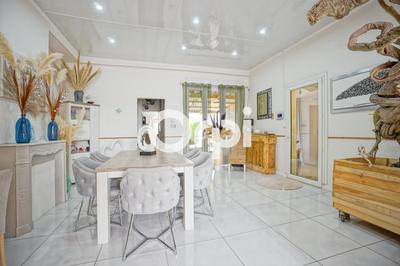 Maison de ville - 232 m² - 8 pièces