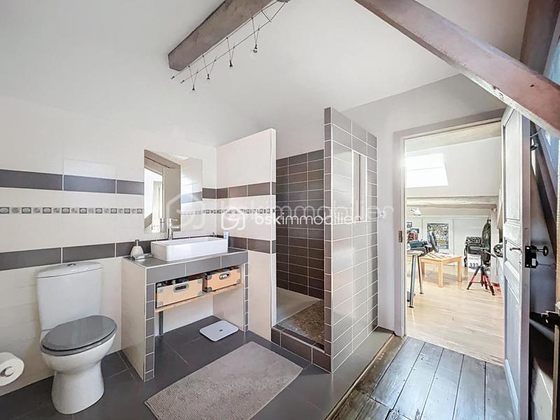Propriété - 244 m² - 9 pièces