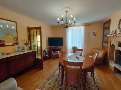 Maison - 95 m² - 4 pièces