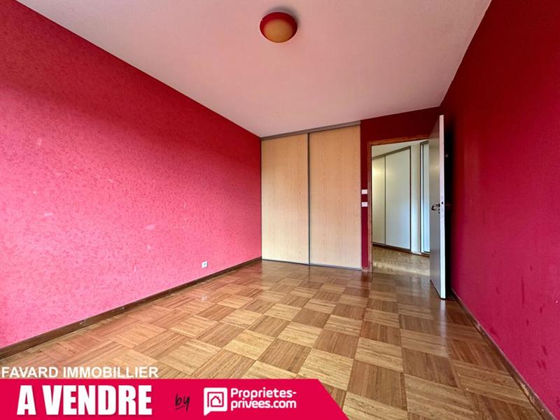 Maison - 238 m² - 9 pièces