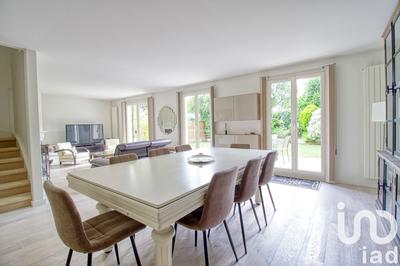 Maison - 200 m² - 9 pièces