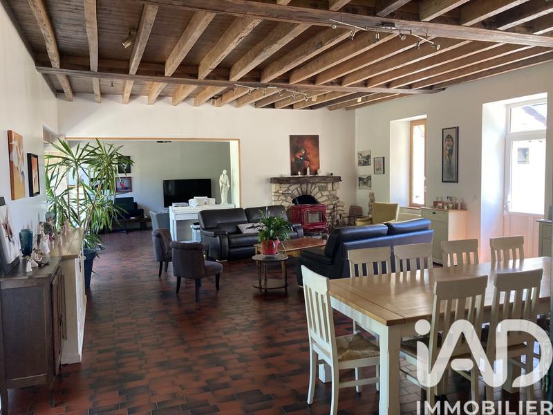 Maison - 345 m² - 8 pièces