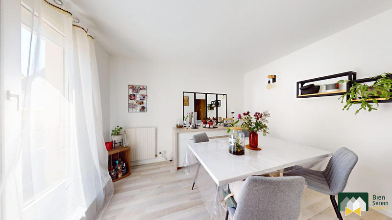 Appartement - 92 m² - 5 pièces