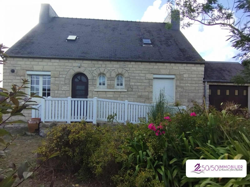 Maison traditionnelle - 104 m² - 6 pièces