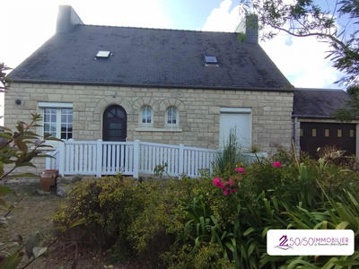 Maison traditionnelle - 104 m² - 6 pièces