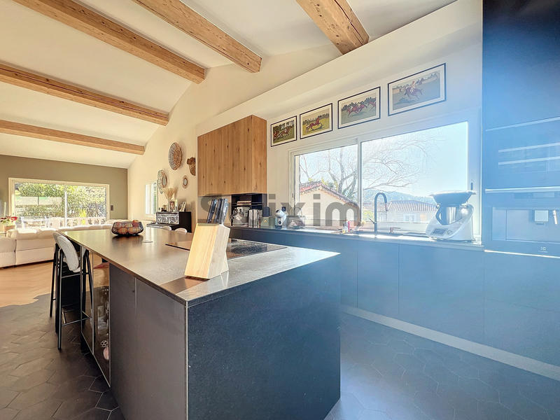 Villa - 196 m² - 7 pièces