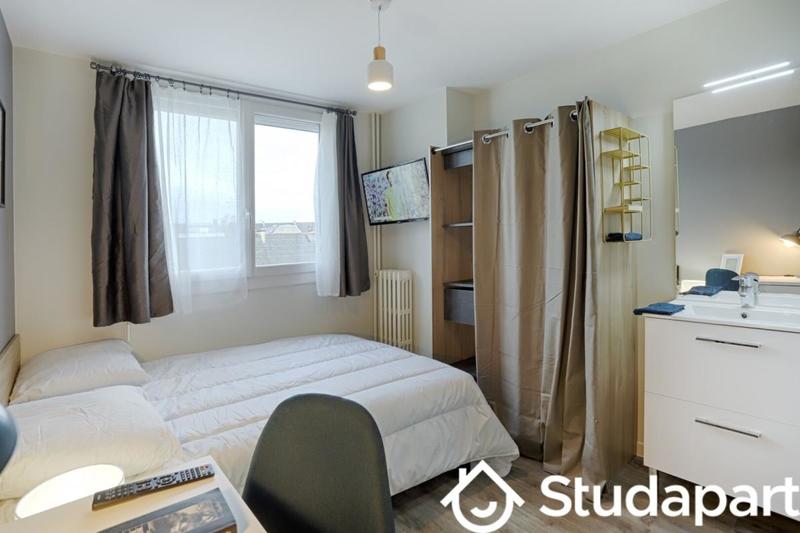 Chambre - 11 m² - 1 pièce