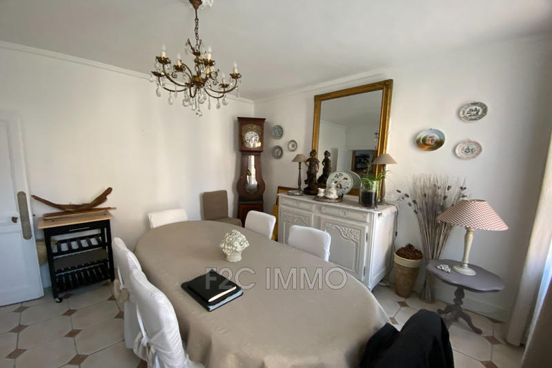 Maison - 187 m² - 9 pièces