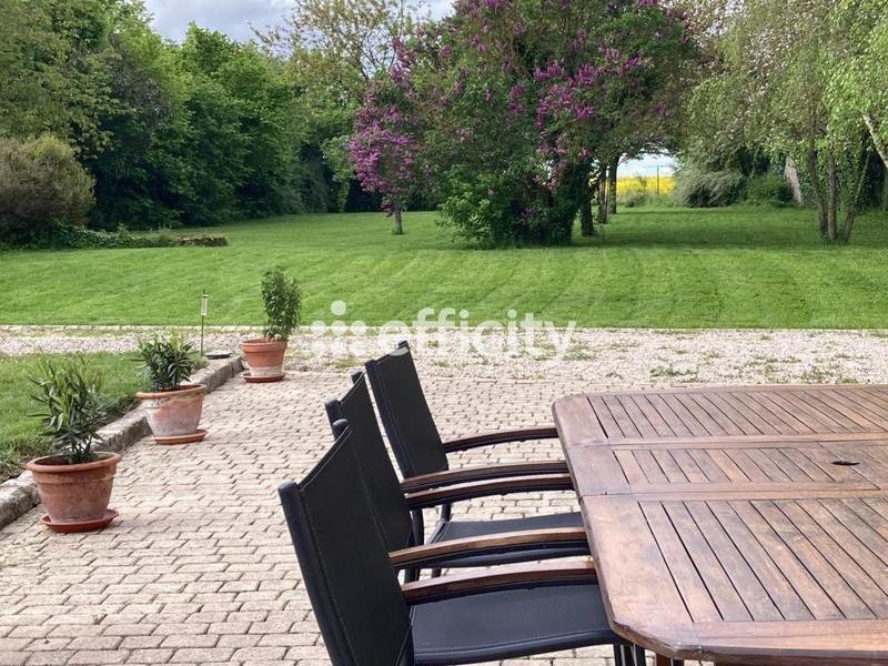 Maison - 180 m² - 7 pièces