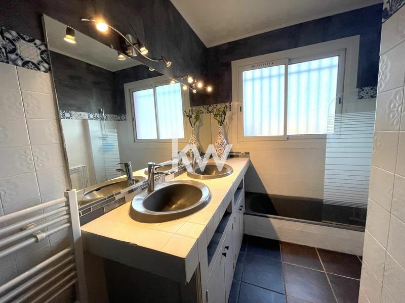 Maison - 177 m² - 7 pièces