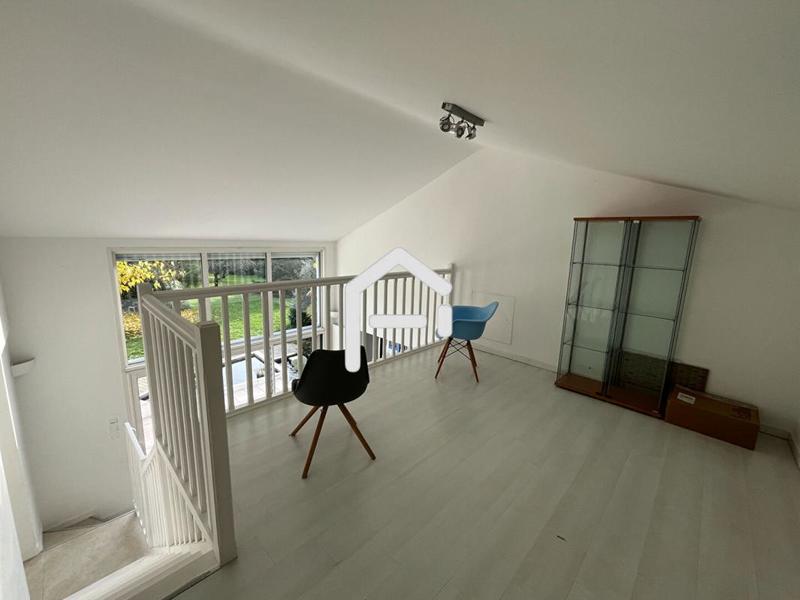 Demeure - 250 m² - 9 pièces