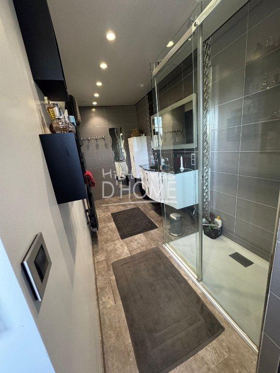 Maison - 190 m² - 9 pièces