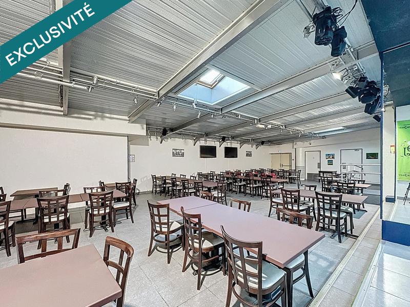 Maison - 963 m² - 16 pièces