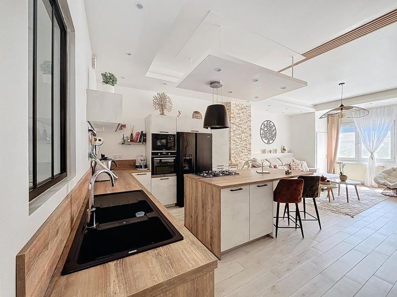 Appartement - 111 m² - 3 pièces