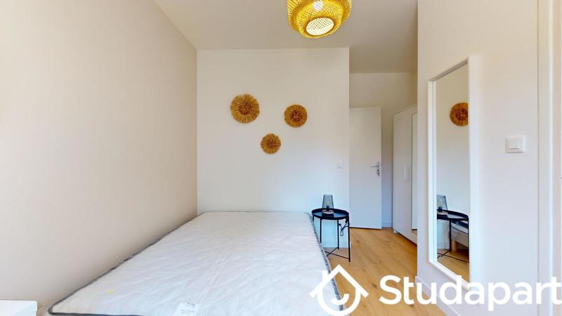 Chambre - 13 m² - 1 pièce