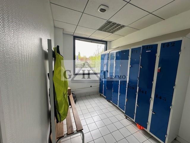 Entrepôt - 3 167 m²