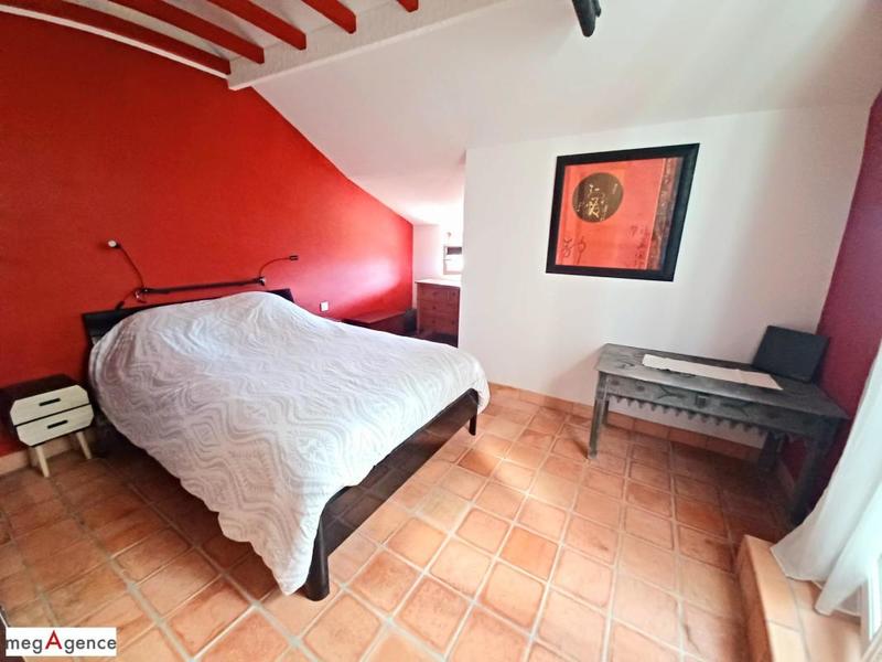 Maison - 205 m² - 7 pièces