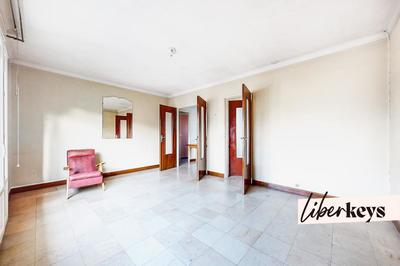 Maison - 12 m² - 6 pièces