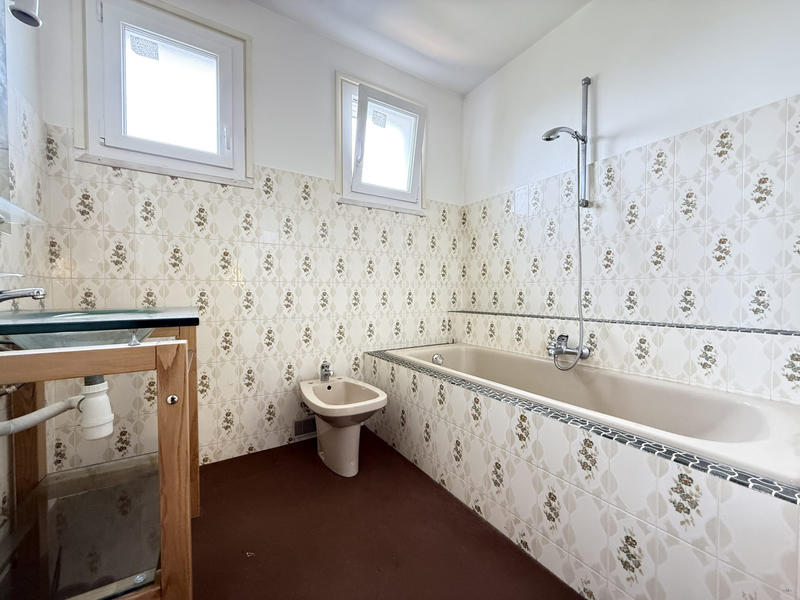 Maison traditionnelle - 145 m² - 7 pièces