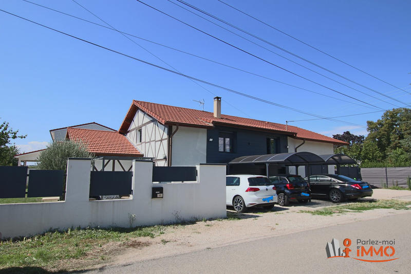 Maison - 220 m² - 9 pièces