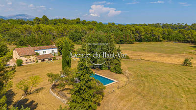 Propriété - 372 m² - 7 pièces