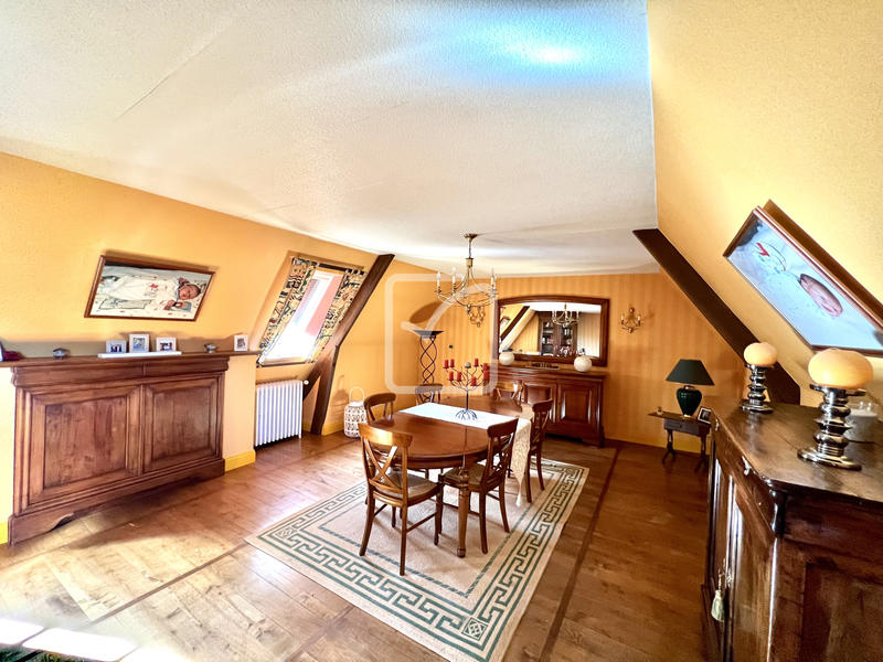 Maison - 121 m² - 6 pièces