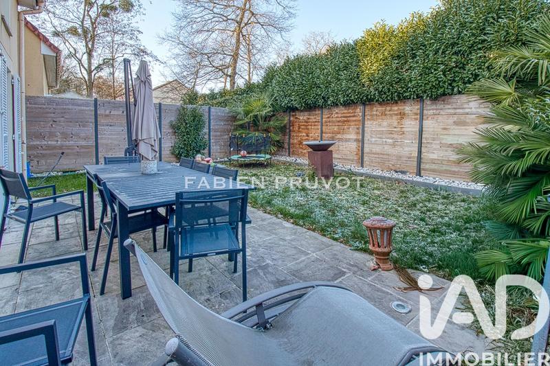 Maison - 95 m² - 5 pièces