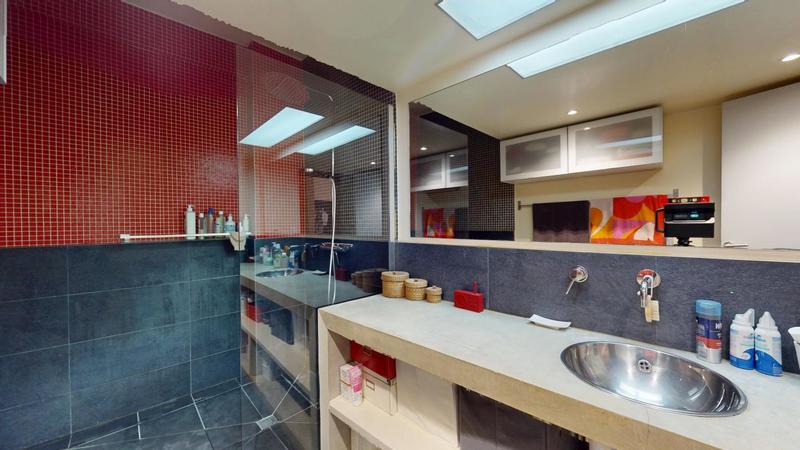 Loft - 104 m² - 5 pièces