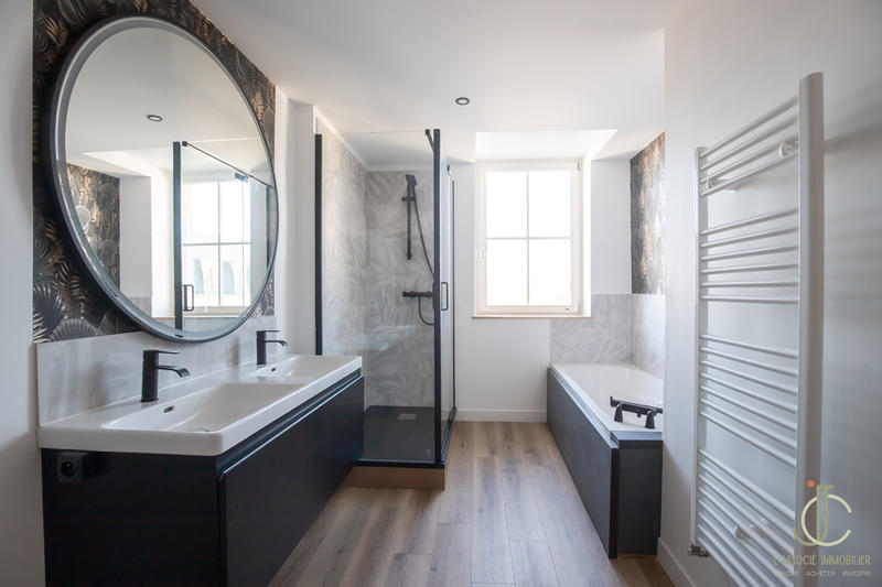 Appartement - 150 m² - 3 pièces