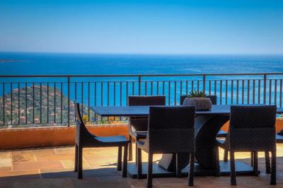 Villa - 596 m² - 13 pièces