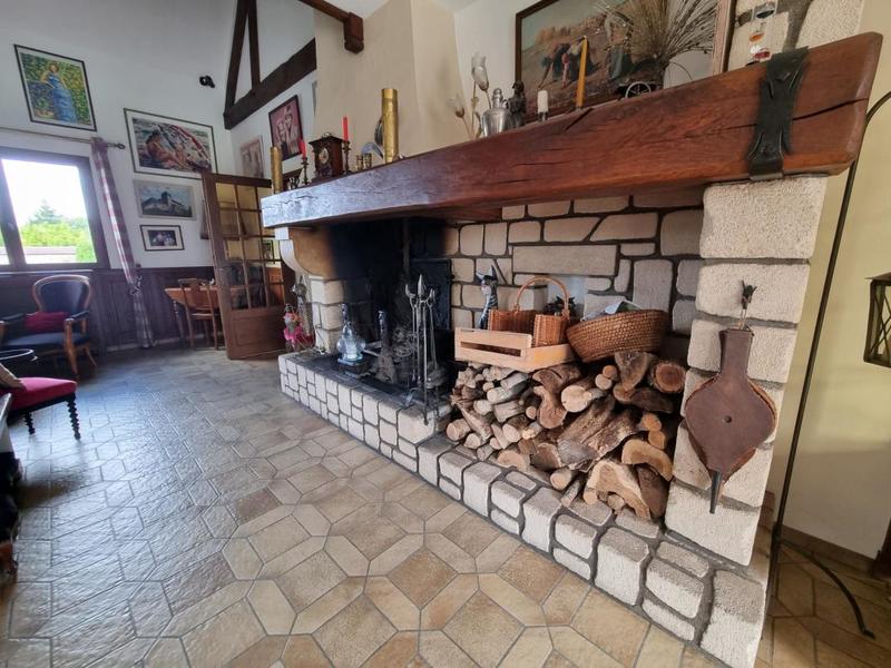 Maison - 221 m² - 8 pièces