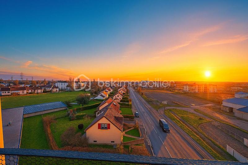 Loft - 80 m² - 4 pièces