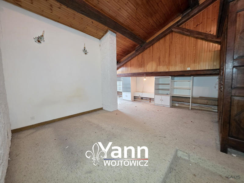 Maison - 270 m² - 7 pièces