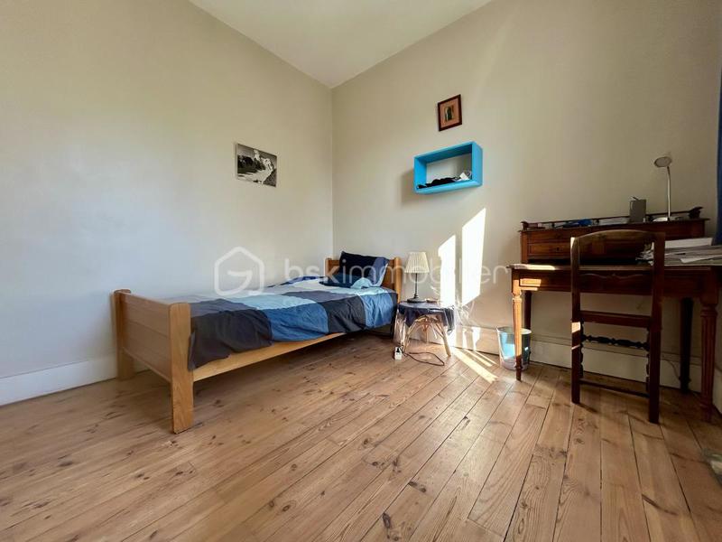 Maison - 168 m² - 8 pièces