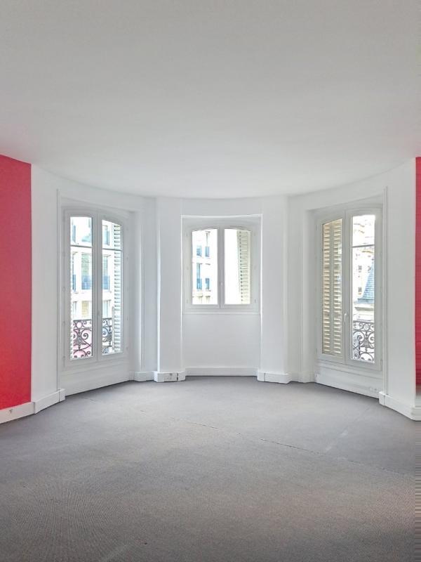 Local d'activité / Entrepôt - 215 m²