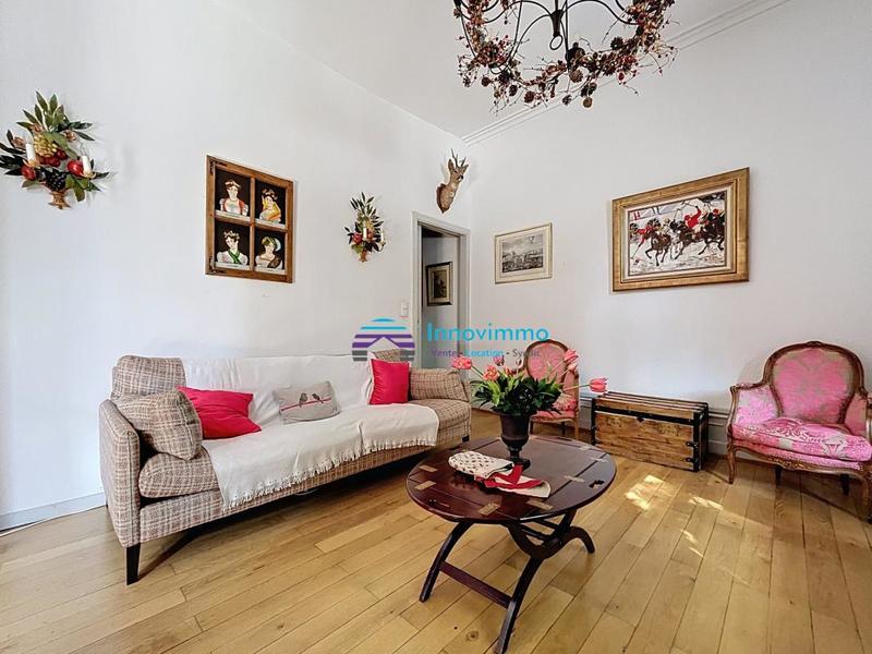 Appartement - 157 m² - 7 pièces