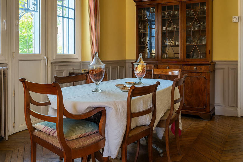 Propriété - 363 m² - 9 pièces