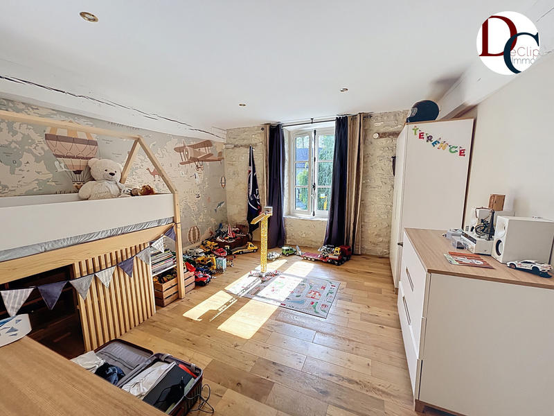 Maison - 405 m² - 11 pièces