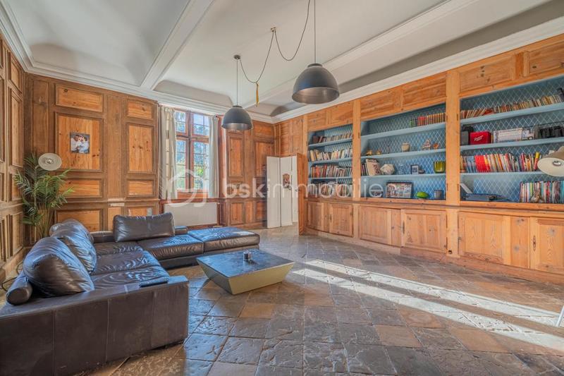 Château - 880 m² - 16 pièces