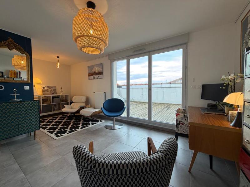 Appartement - 80 m² - 4 pièces