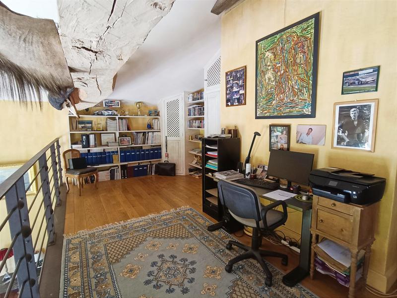 Maison - 350 m² - 8 pièces