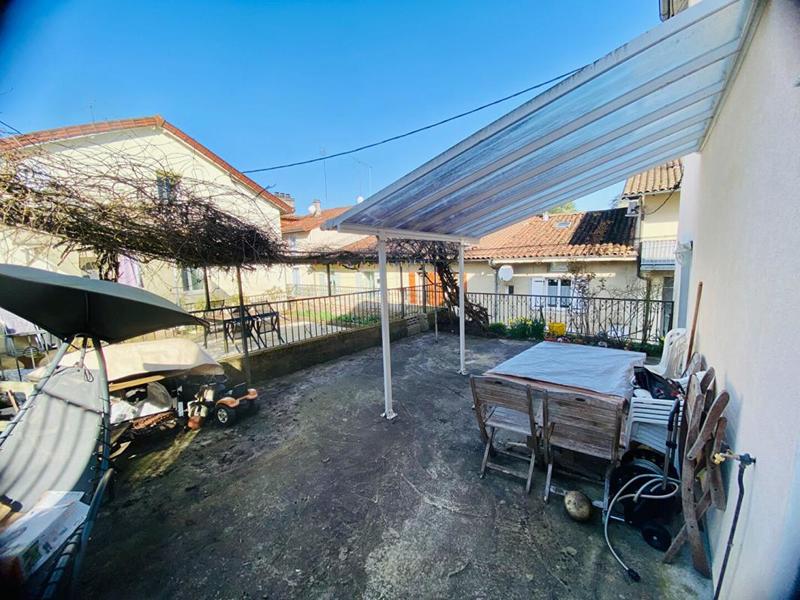 Maison - 252 m² - 10 pièces