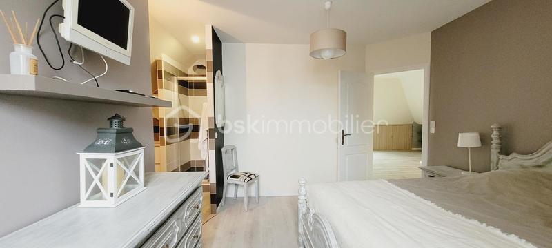 Demeure - 240 m² - 9 pièces