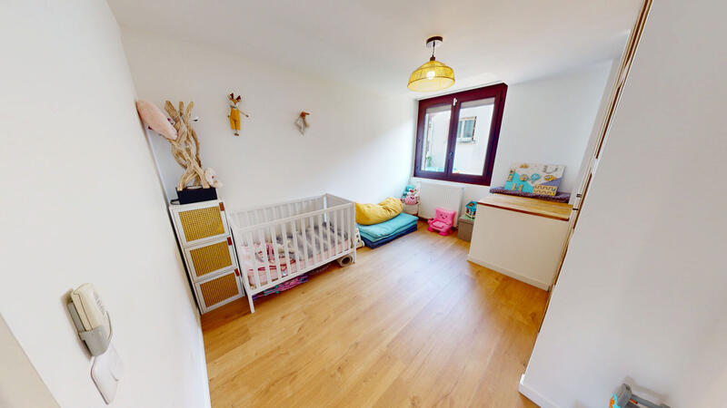 Maison - 97 m² - 5 pièces