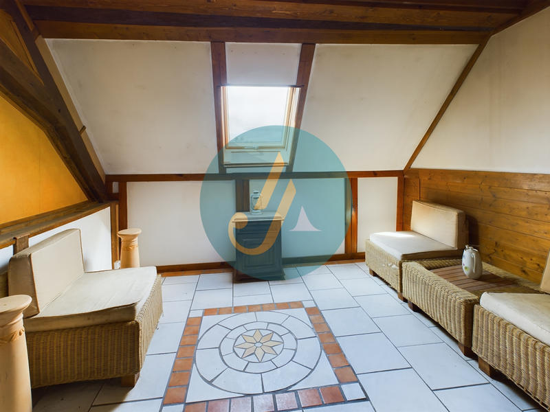 Maison - 152 m² - 7 pièces