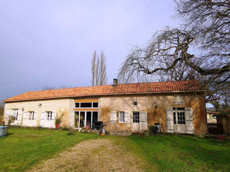 Maison - 248 m² - 10 pièces
